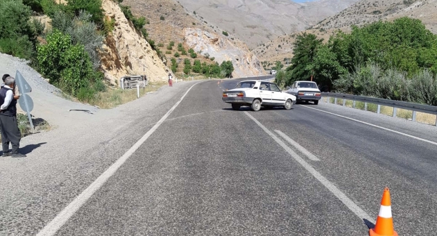 Çelikhan'da Hafif Ticari Araç İle Otomobil Çarpıştı: 6 Yaralı
