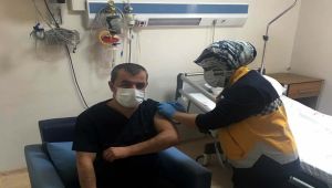 Çelikhan’da ilk koronavirüs aşısı yapıldı
