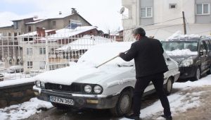 Çelikhan’da kar yağışı hayatı olumsuz etkiledi
