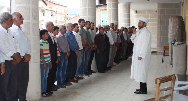 Çelikhan’da Muhammed Mursi İçin Gıyabi Cenaze Namazı Kılındı