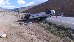 Çelikhan'da otomobil şarampole devrildi: 4 yaralı - Videolu Haber