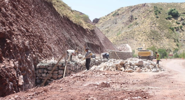 Çelikhan’da Tehlikeli 'Aren Virajı' Genişletildi
