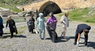 Cendere Köprüsü’nde temizlik çalışmaları yapıldı