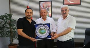 CHP heyetinden Çelikhan Belediye Başkanı Mahmut Şahin’e hayırlı olsun ziyareti