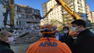 CHP’li Tutdere deprem bölgesi İzmir'de