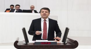 CHP'li Tutdere: Deprem evleri 2 yılda yapılamaz