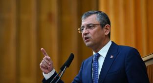 CHP lideri Özel: 'Ya hakkımızı verirsin ya da emekliler hakkını almasını bilir'
