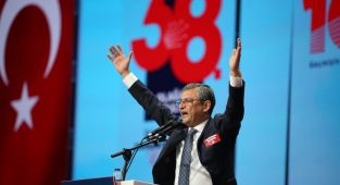 CHP’nin yeni Genel Başkanı Özgür Özel oldu