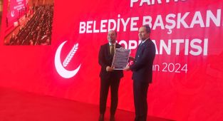 Çiftçi: 'Ahlaklı Belediyecilik Protokolü” belgesini Dr. Fatih Erbakan’dan teslim aldı