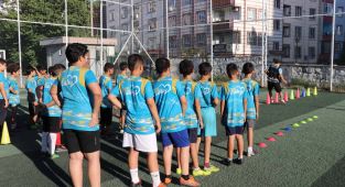 Çocuklar, taekwando ve futbol kursuna yoğun ilgi gösteriyor