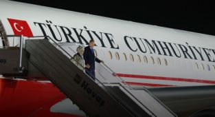 Cumhurbaşkanı Erdoğan, Özbekistan’daki temaslarının ardından yurda döndü