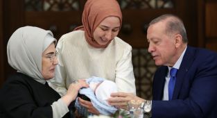 Cumhurbaşkanı Erdoğan şehit aileleriyle iftar sofrasında buluştu