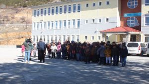 Cumhuriyet İlkokulu Öğrenci Velileri Okulda Eylem Yaptı - Videolu Haber