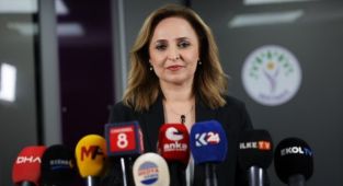 DEM Parti MYK’sı toplandı: 'Barış süreci için yasal düzenleme şart'