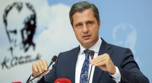 Deniz Yücel, AK Parti’ye seslendi: '40 Liralık 4 Kap Yemeğe Yenileceksiniz'