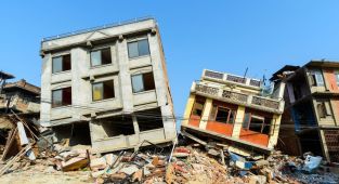 Deprem davasında, dönemin AK Parti'li başkanları ve 8 kamu görevlisine soruşturma izni