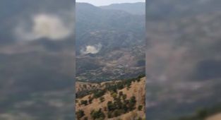 Depremin ardından Gerger'in dağlık alanında toz bulutu oluştu - Videolu Haber