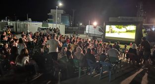 Depremzede çocuklara sinema etkinliği - Videolu Haber