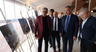 Depremzede gazeteciden deprem fotoğrafları sergisi
