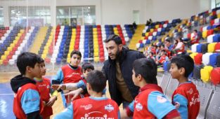 Depremzede gençler ragbi ile buluştu