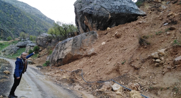 Dev Kayalar, Sürücüleri Korkutuyor