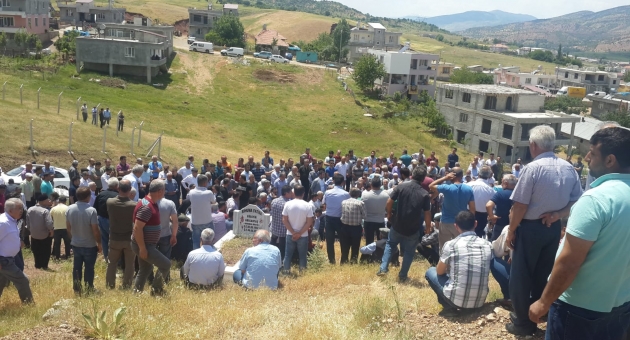 Devrilen Traktörde Hayatını Kaybeden Boynueğri, Toprağa Verildi