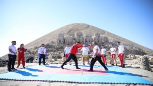 Dünyanın 8. harikası Nemrut'ta kick boks gösterisi