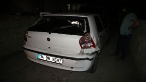 'Dur' ihtarına uymayan sürücü elektrik direğine çarptı - Videolu Haber