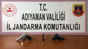 Durdurulan otomobilde 2 ruhsatsız tabanca ele geçirildi
