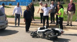 Eğitim aracına çarpan motosiklet sürücüsü ağır yaralandı - Videolu Haber