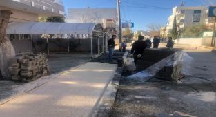 Ekipler bakımsız kaldırım bırakmıyor