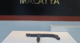 El bombasıyla ve tüfeğe 2 gözaltı