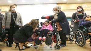 Engelli bireyler, akülü sandalye ve medikal malzemelerine kavuştu - Videolu Haber