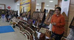 Engelli bireylerin el emeği göz nuru ürünleri sergilendi