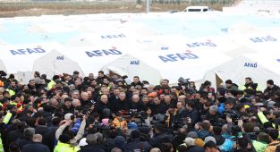 Erdoğan, Adıyaman’da deprem bölgesinde incelemelerde bulundu - Videolu Haber