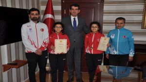 Eskrimcilerden Kaymakam Köksal’a Ziyaret