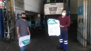 Esnaflara ve iş yerlerine Kovid-19 çalışma rehberi afişleri dağıtılıyor