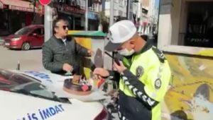 Esnaflardan Polislere Pastalı Sürpriz - Videolu Haber