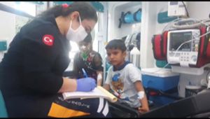 Evde çıkan yangında 5 çocuk dumandan etkilendi