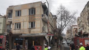 Evde Çıkan Yangında Baba Ve Oğlu Hastaneye Kaldırıldı - Videolu Haber