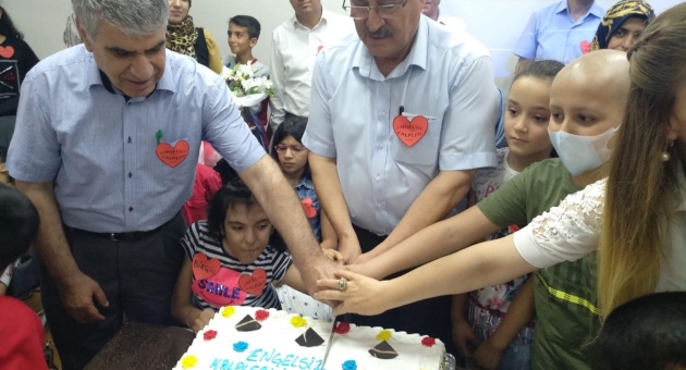 Evde Eğitim Alan 86 Öğrenci Karnelerini Aldılar