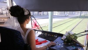 Evlenen Vatman çiftin gelin aracı Tramvay oldu