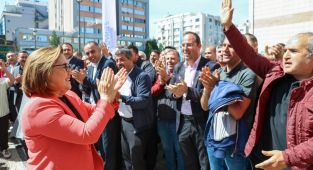 Fatma Şahin coşkuyla karşılandı