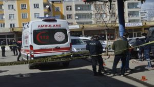 Fotoğraf sanatçısı kaldırımda ölü bulundu - Videolu Haber