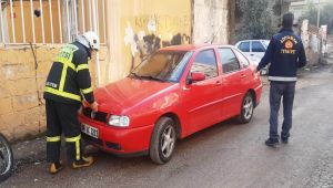 Gaz kaçağı olan otomobil korkuttu - Videolu Haber