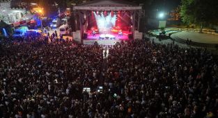 Geleneksel Ağustos Fuarı’nda Kıraç rüzgârı esti