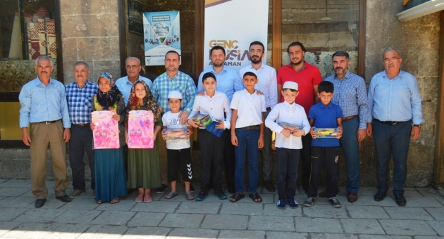 Genç İş Adamları, Kur'an Kursu Öğrencilerine Oyuncak Hediye Etti - Videolu Haber