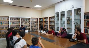 Genç okurlar, Kütüphane söyleşisini büyük bir İlgiyle takip etti
