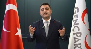 Genç Parti Lideri Burçin Şahindur, Turizm Bakanı Ersoy’u istifaya çağırdı