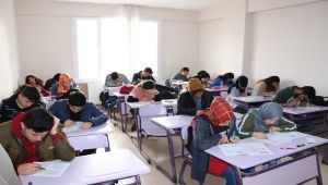Gençler Ücretsiz Deneme Sınavı İle YKS'ye Hazırlanıyor